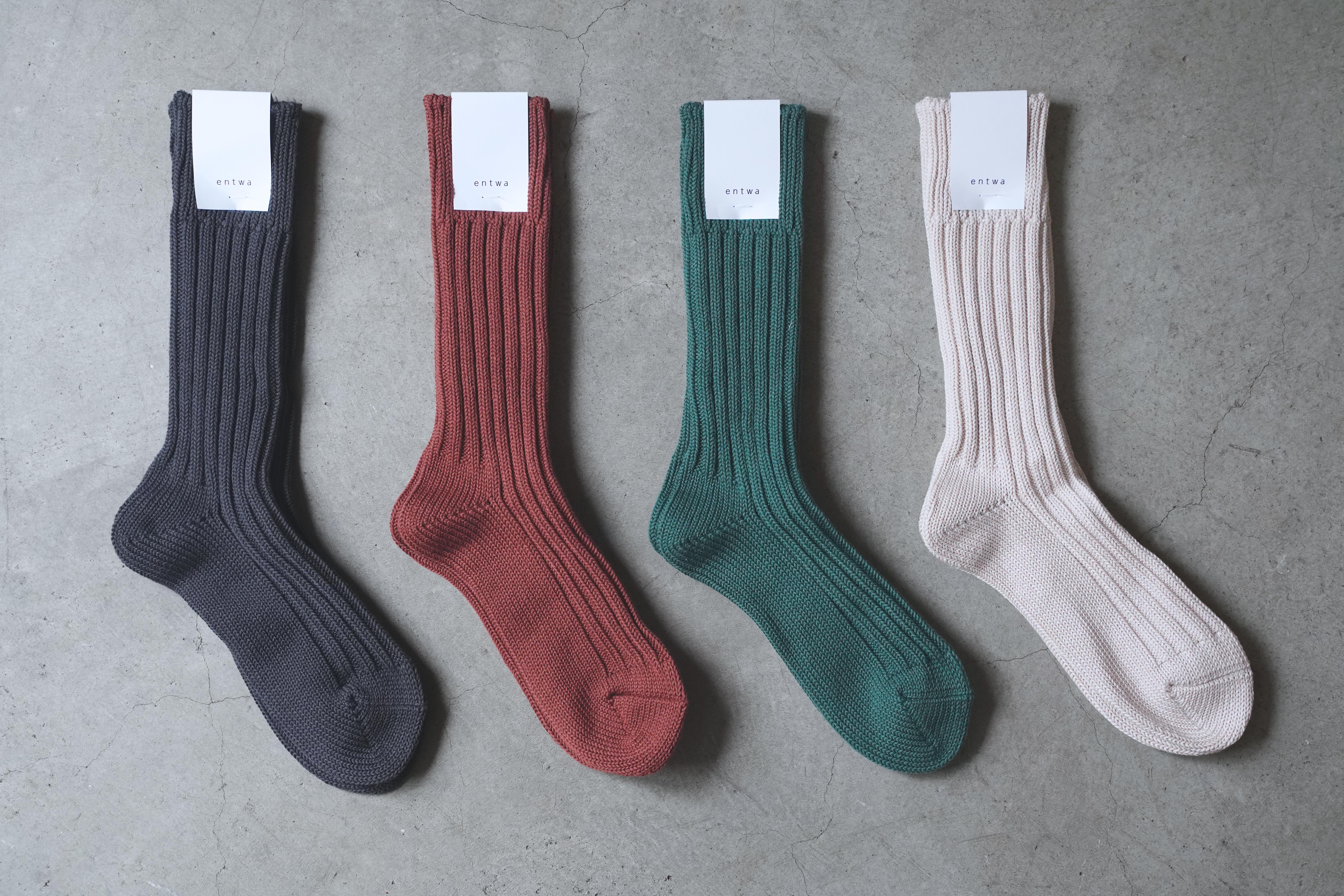 ヒナタ　靴下 10/15発売 靴下新色登場のお知らせ | ニュース