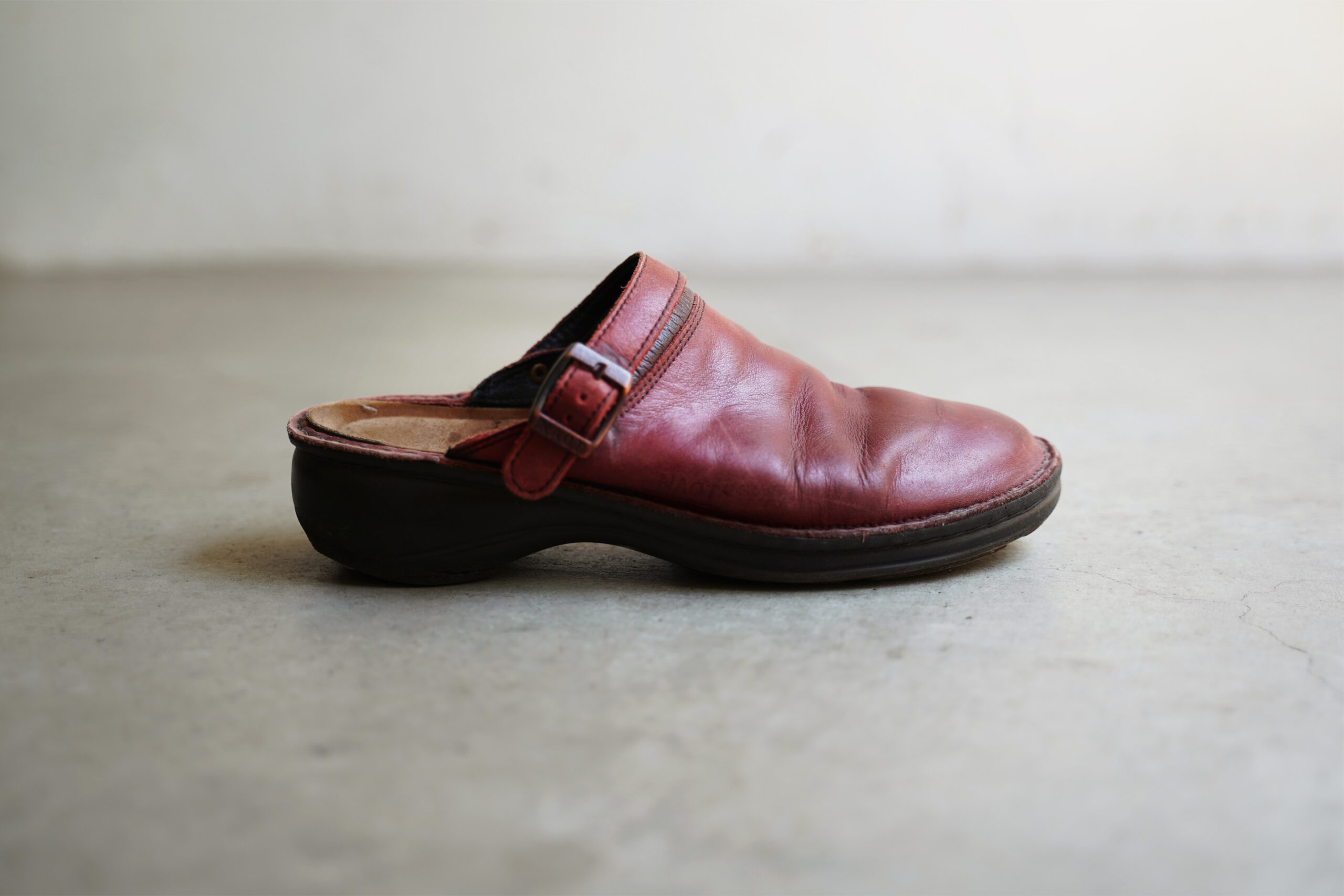 03 あの素晴らしい赤色をもう一度 | NAOT ナオトジャパンオフィシャル